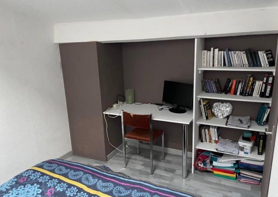 Joli Duplex En Centre Ville De 40M2 Climatise Istres Kültér fotó